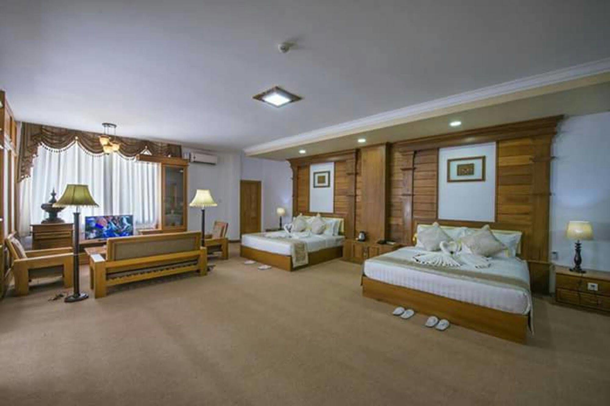 Hotel Shwe Nann Htike Pyin Oo Lwin Exteriör bild